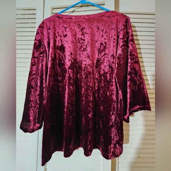 Amaryllis red womans top size large - Picture 4 of 5